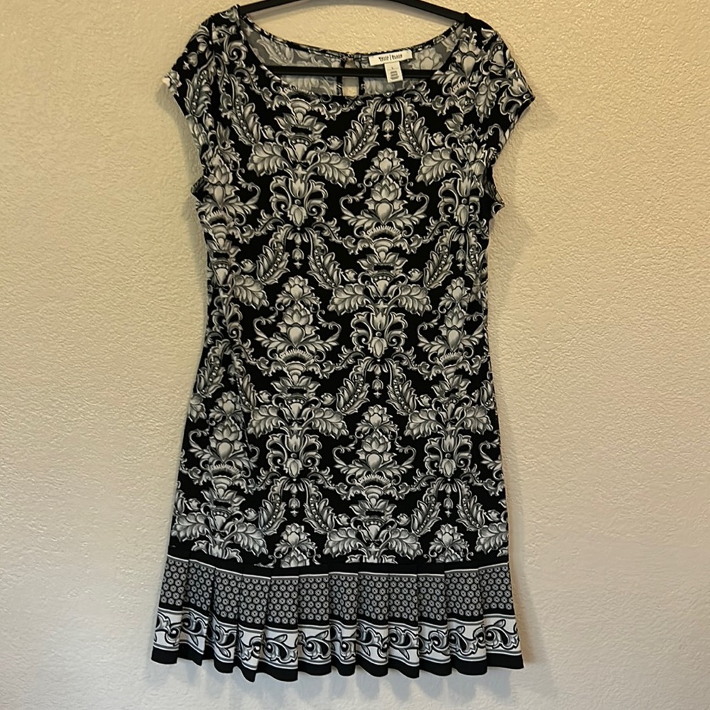 White House Black Market size L Black/White/Gray Dress